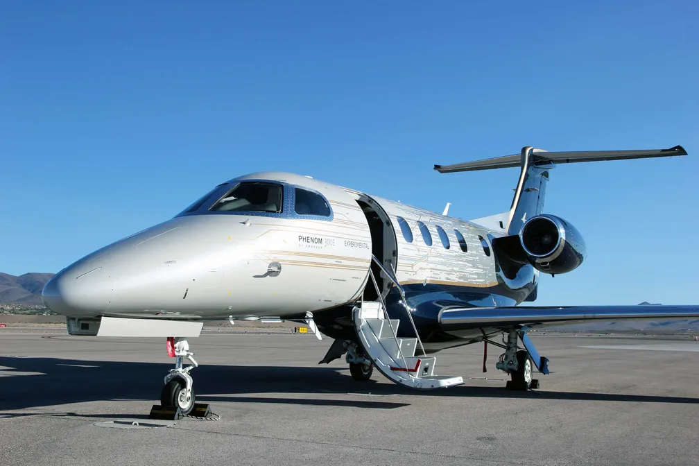 EMBRAER PHENOM 300
