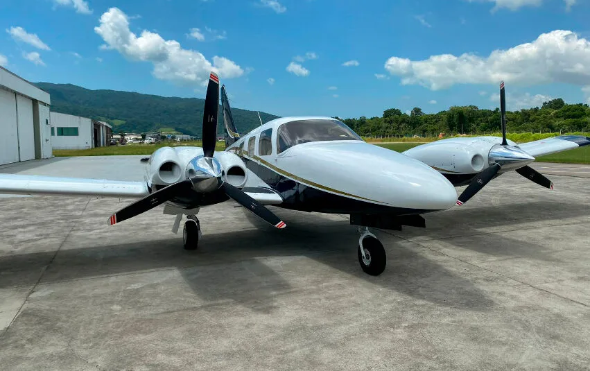 PIPER SENECA V